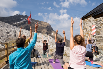 Les 16 juillet, 19 août et 9 septembre 2023, yoga dans les Alpes