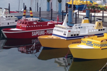 Bateaux miniatures motorisés à Genève