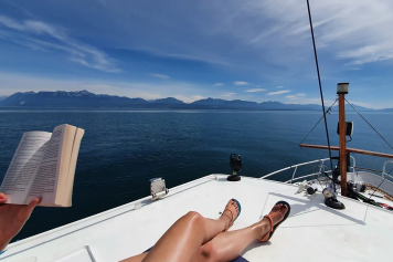Nuitée insolite dans un bateau de luxe et activités nautiques libres sur le lac Léman