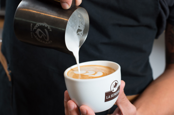 Les 20 et 21 juin 2025, immersion dans l'univers du café à La Chaux-de-Fonds (NE)