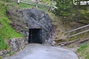Une forteresse cachée sous les Alpes Une forteresse cachée sous les Alpes