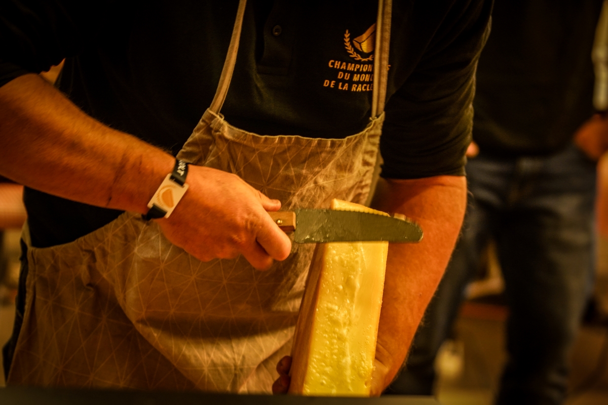 Les championnats du monde de la raclette se tiendront à Morgins