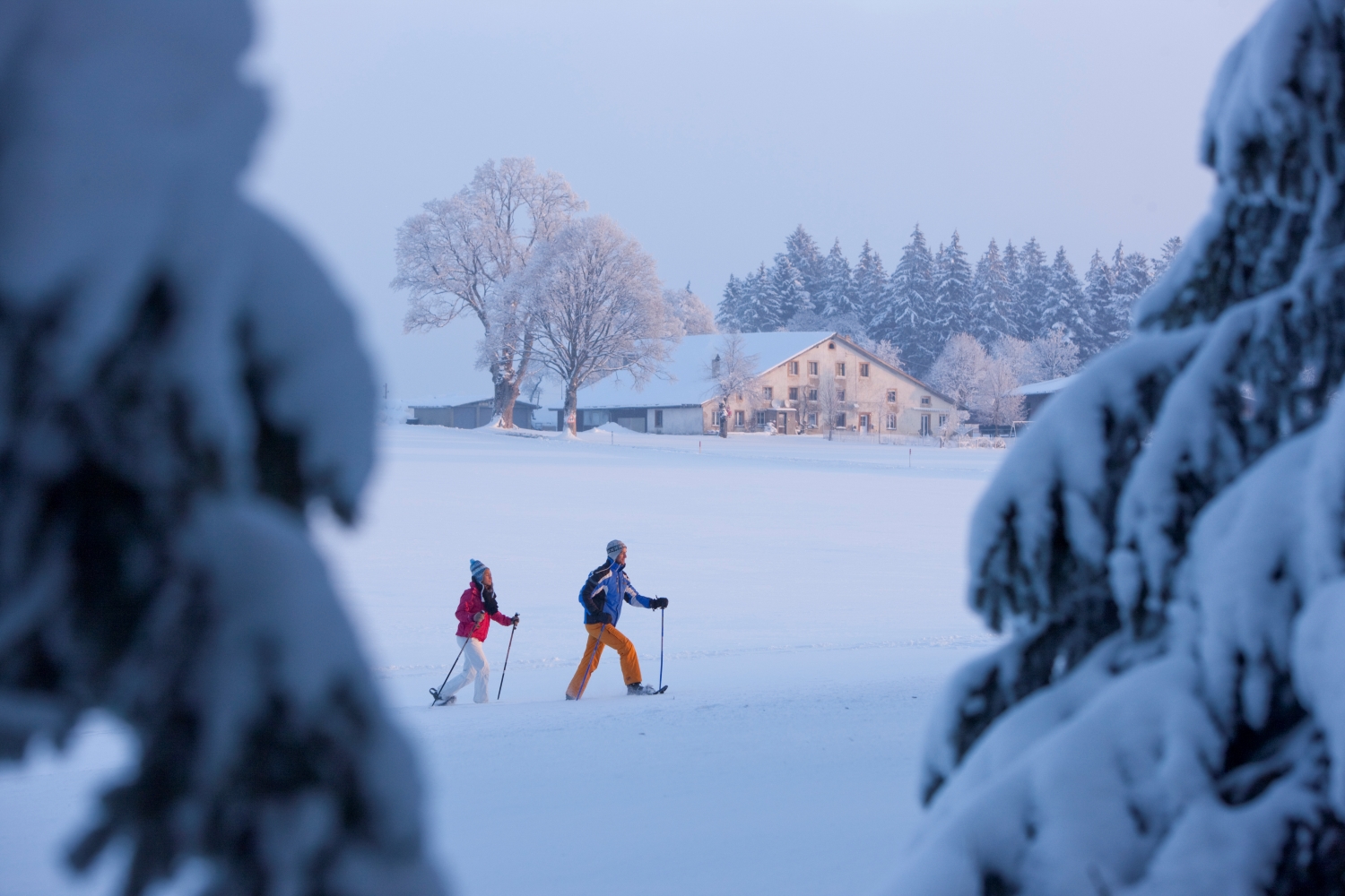 Chemins de fer du Jura Schneeschuhwanderung