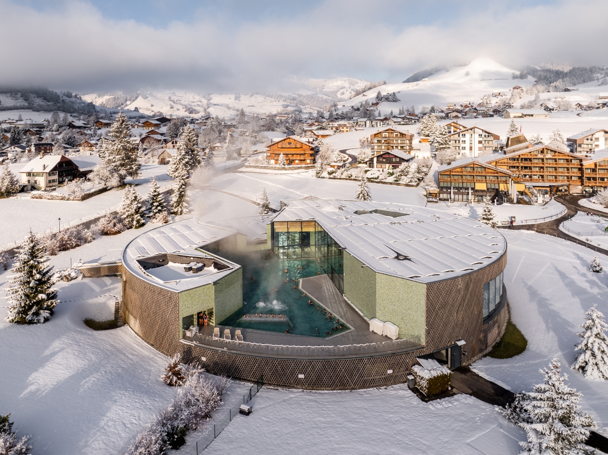 Les Bains de la Gruyère à Charmey, votre parenthèse bien-être au cœur de l'hiver.