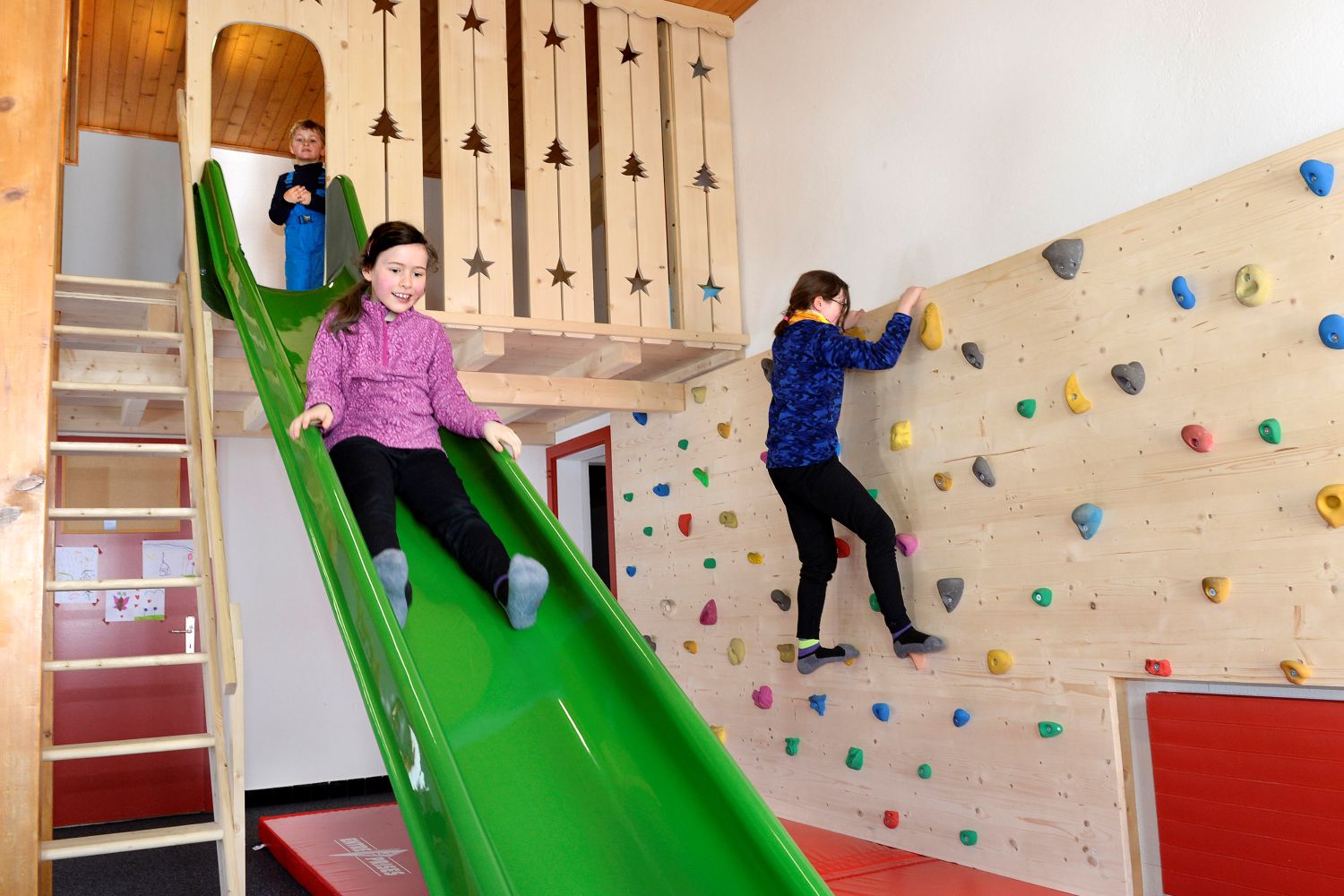 Halte-garderie la cabane à Tom aux Mosses